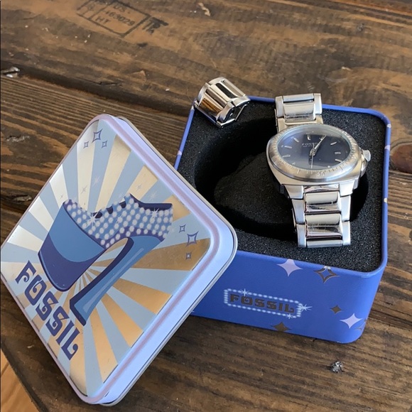 Fossil Watch - Picture 3 of 3